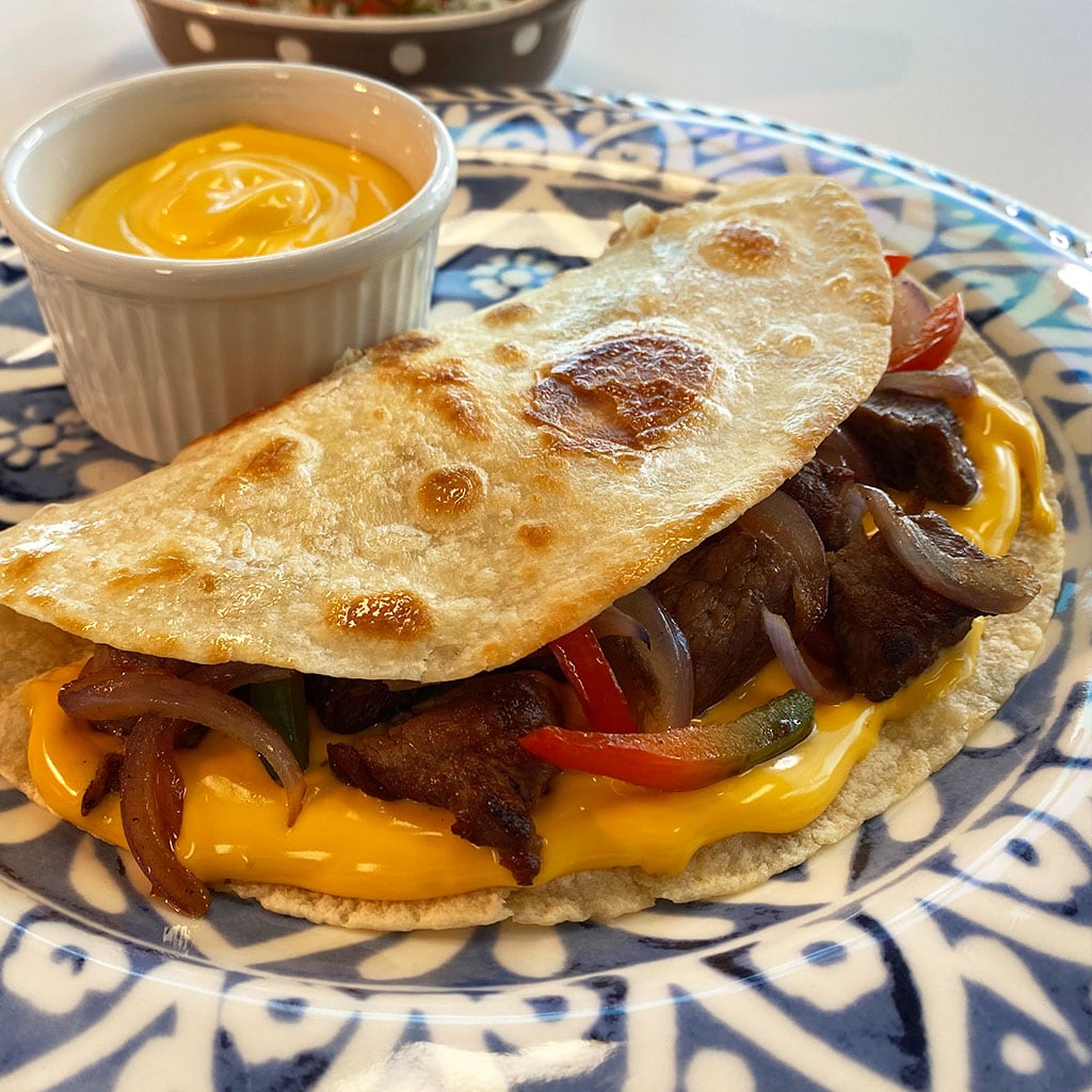 Quesadillas de cheddar y fajitas de res – - Receta