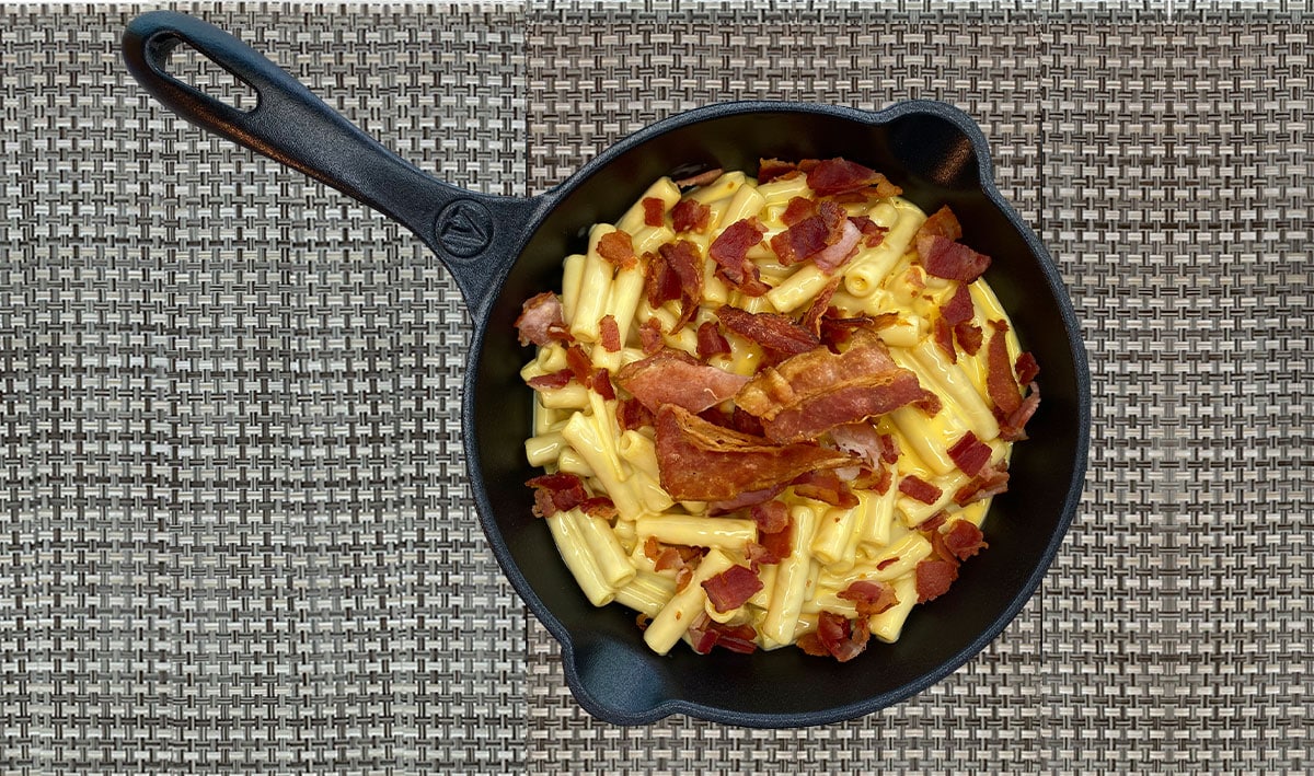 Mac & cheese con trocitos de tocineta Mac & cheese con trocitos de tocineta