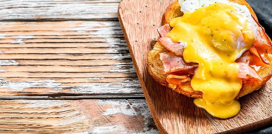 oscuridad Establecer Fácil de leer Huevos benedictinos con cheddar - Receta