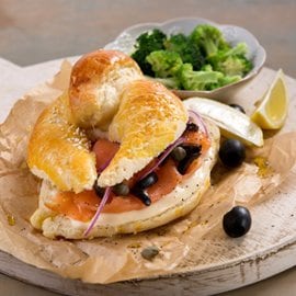 Deli de Salmón y Alcaparras Deli de Salmón y Alcaparras