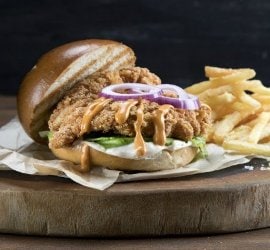 HAMBURGUESA CRISPY Y SALSA CHIPOTLE		 HAMBURGUESA CRISPY Y SALSA CHIPOTLE