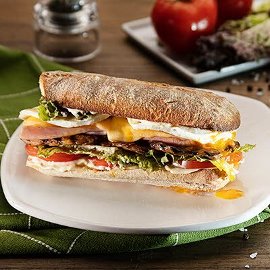 Sándwich de Vegetales Grillados y Queso Brie