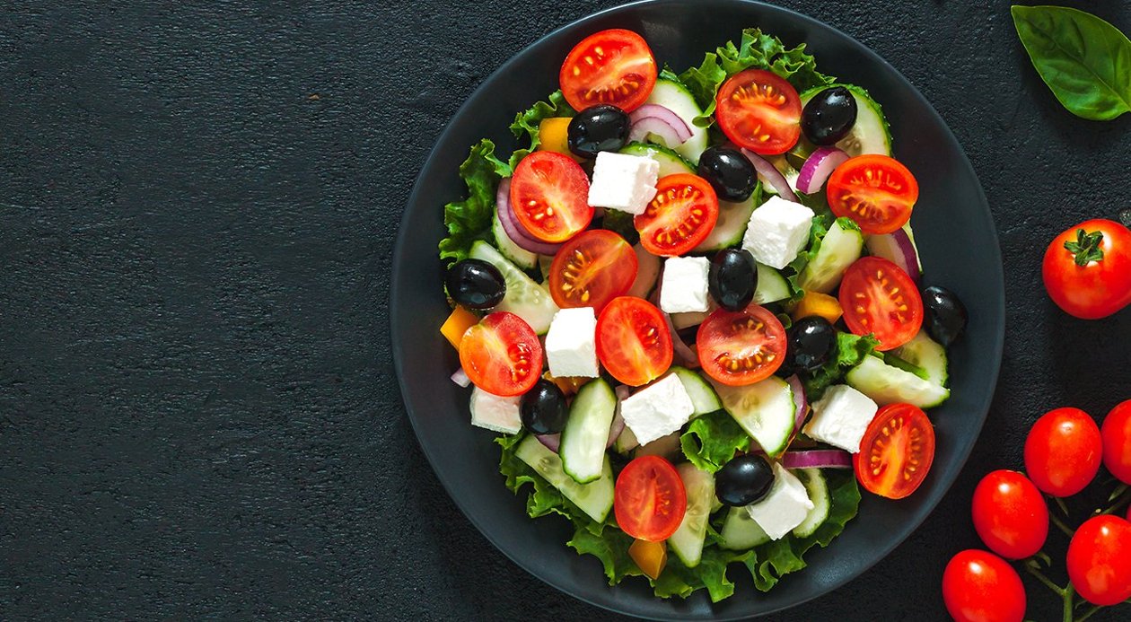 Ensalada de verduras griega. – - Receta