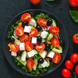 Ensalada de verduras griega. Ensalada de verduras griega.