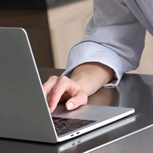 CALCULADORA DE COSTOS EN HOTELES 