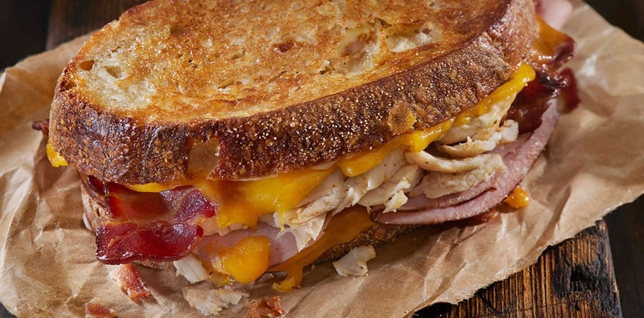5 almuerzos que puedes preparar con salsa de queso