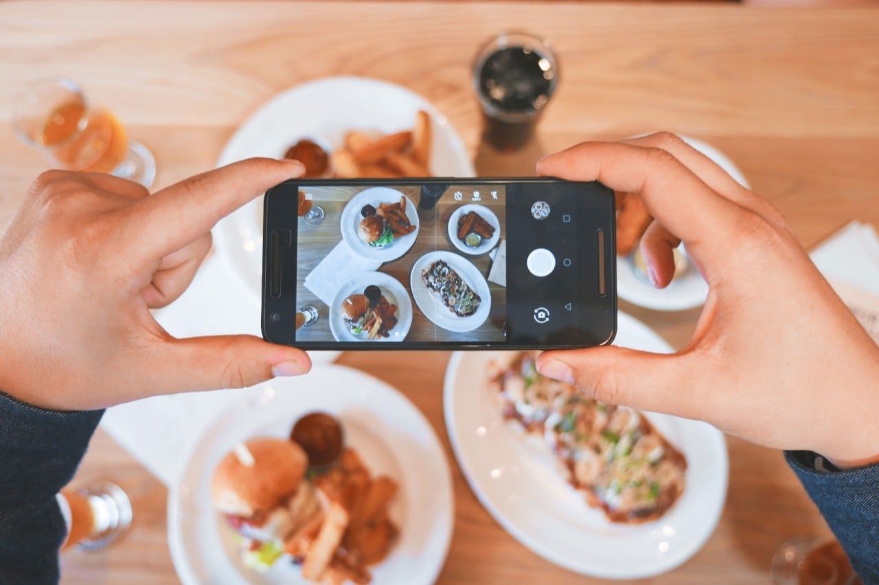 Cómo promocionar mi restaurante por redes sociales