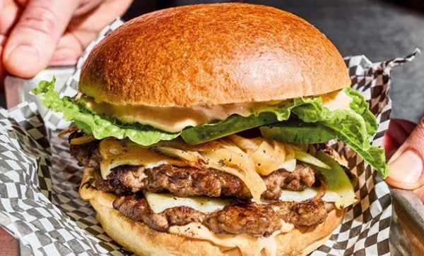 3 tendencias de hamburguesas para impulsar tu próximo plato estrella