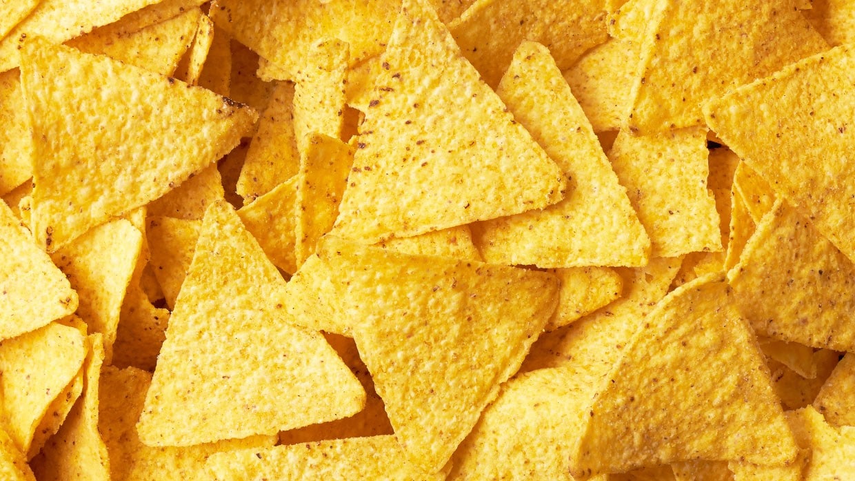 Totopos para nachos con queso.