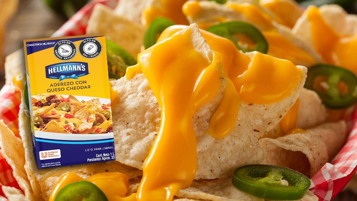 Totopos con salsa de queso Hellmann’s
